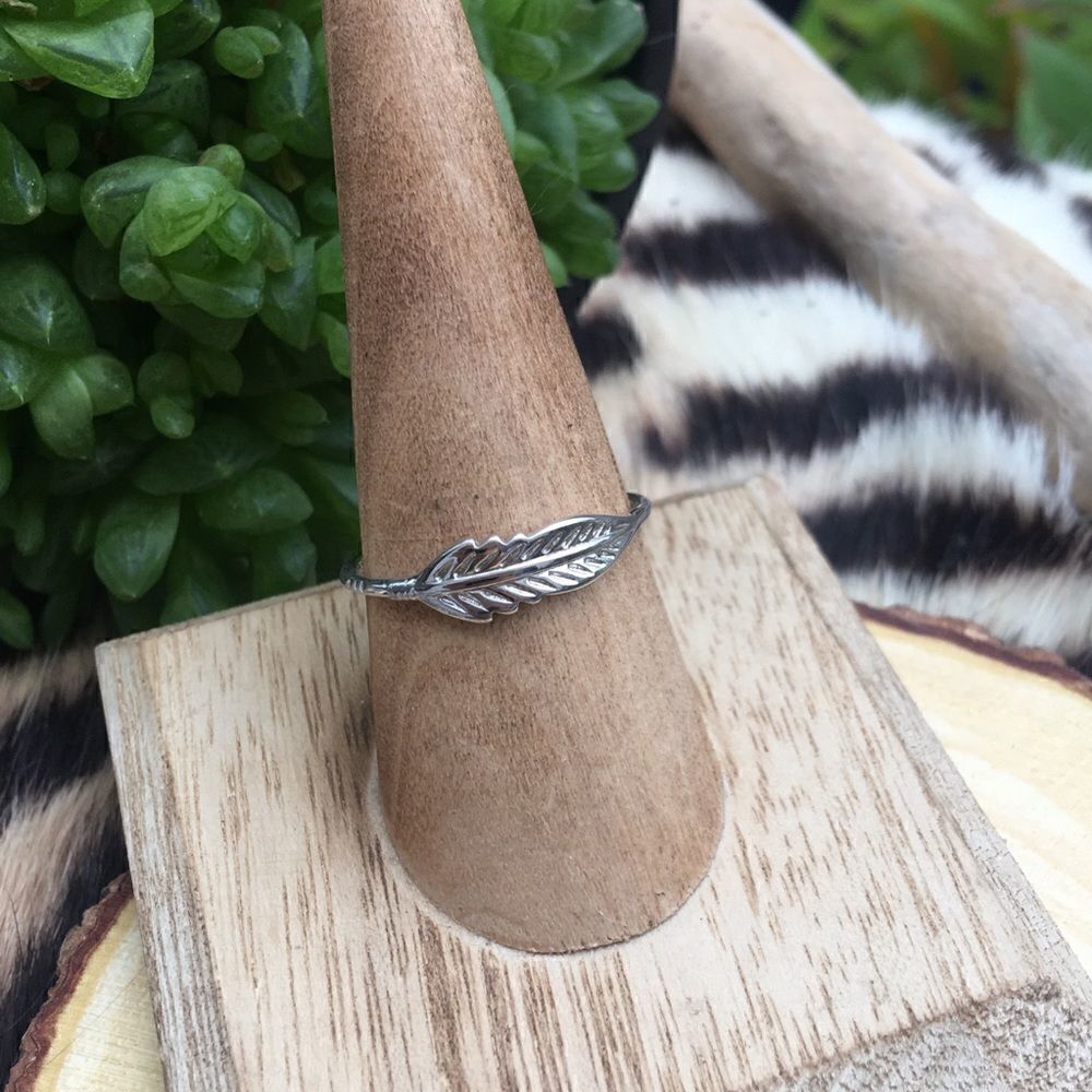 Sterling silver leaf minimalist ring